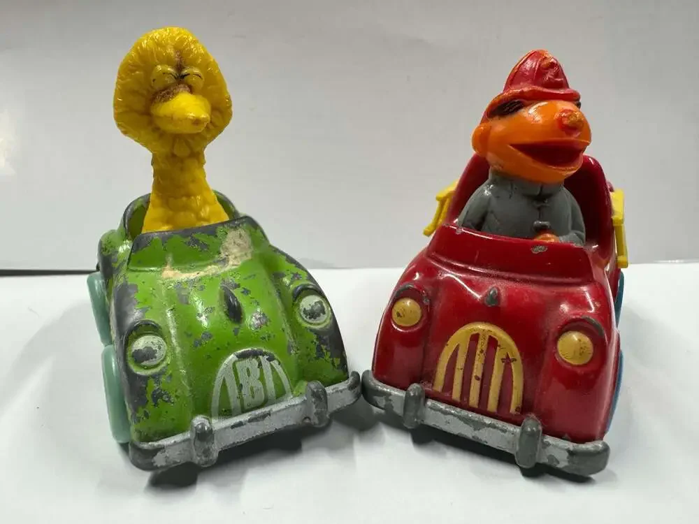 Vintage 1981 Hasbro Muppets Sesame Street Big Bird & Ernie Fire Truck Diecast